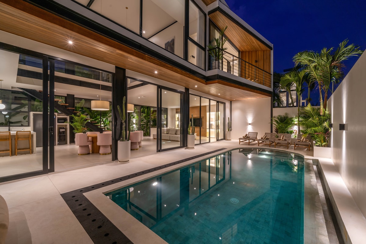 Villa Maverick